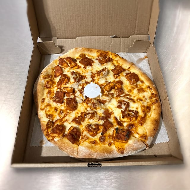 Buffalo Chicken Pizza (Large 16").